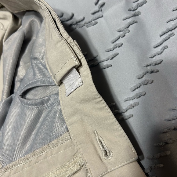 HUK performance fishing cargo shorts used in size XXL Good condition in tan - Picture 3 of 11